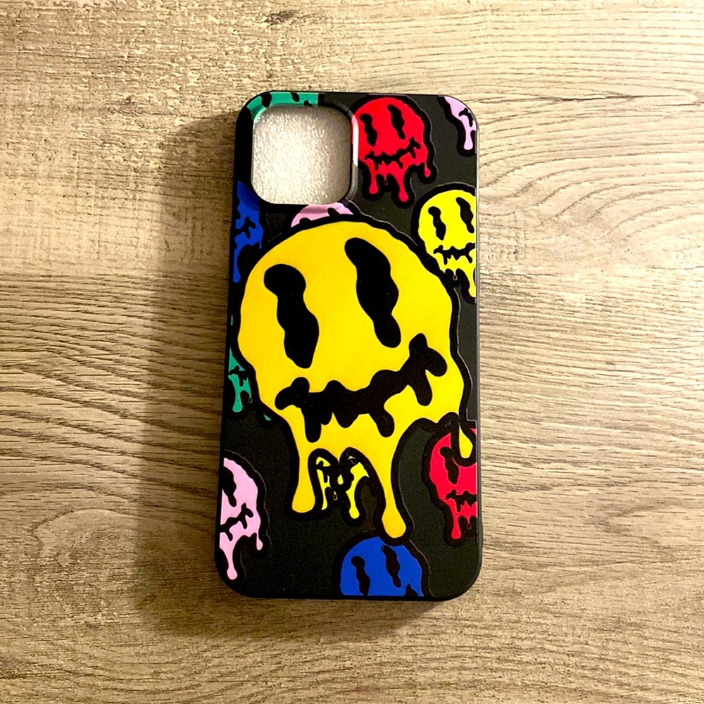iPhone smiley case